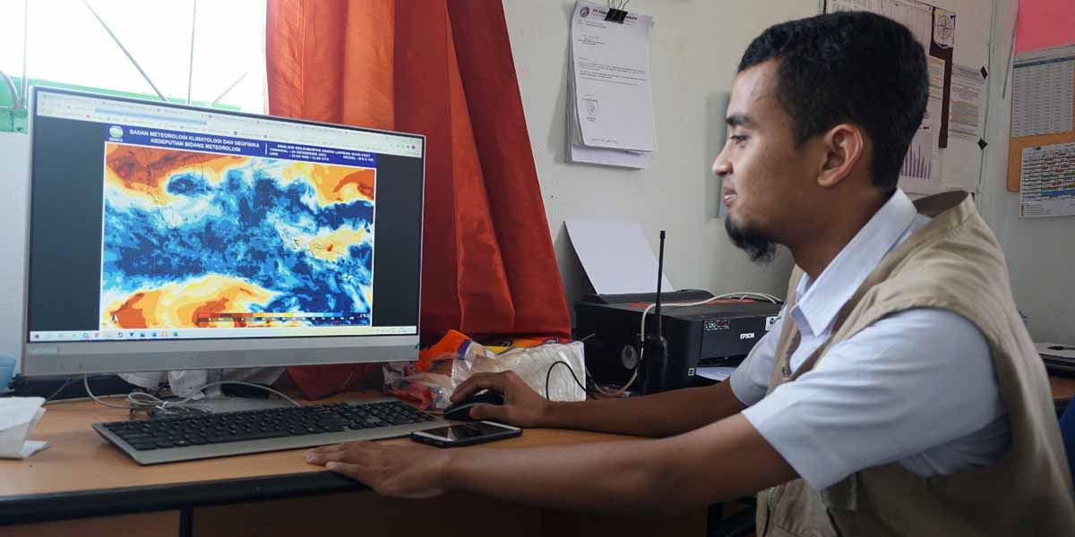 hujan-angin-dan-petir-di-timika-diprakirakan-hingga-maret-2021